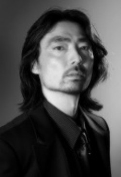 Актер Акира Койеяма сыгравший роль в кино Уличный боец: Кулак убийцы.