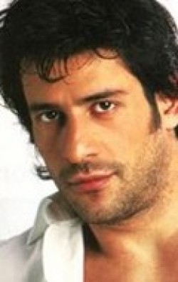 Актер Алексис Георгулис сыгравший роль в кино Мое большое греческое лето.