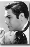 Актер Alfredo Sadel сыгравший роль в кино Tres balas perdidas.