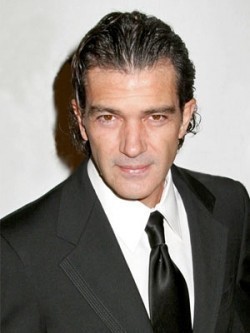 Актер Антонио Бандерас сыгравший роль в кино Рыцарь кубков.