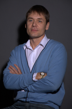 Актер Антон Кузнецов сыгравший роль в кино Шапито-шоу: Уважение и сотрудничество.