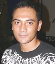 Актер Арио Баю сыгравший роль в кино Pesan dari surga.