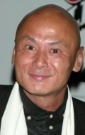 Актер Джа Хуи Лью сыгравший роль в кино Охотники за сокровищами.