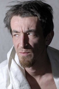 Актер Егор Зубарчук сыгравший роль в кино Он – дракон.