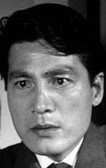 Актер Эйдзи Окада сыгравший роль в кино Oedipus no yaiba.