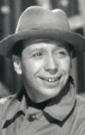 Актер Джордж Формби сыгравший роль в кино Джордж из Динки-джаза.