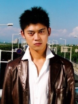 Актер Хироаки Кавацурэ сыгравший роль в кино Сестричка-мечница.