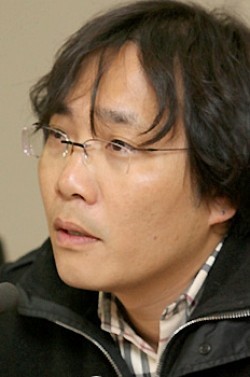 Фото Хён-сон Ли - фильмография и биография.