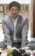 Актер Хьенг-чун Лим сыгравший роль в кино Замужем за мафией 2.