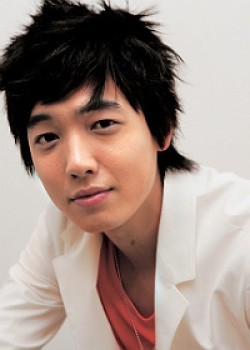 Актер Чон Кён Хо сыгравший роль в кино Точка R.