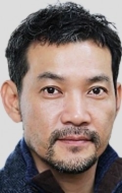 Актер Чон Джин-ён сыгравший роль в кино Реклама: Опасные слухи.