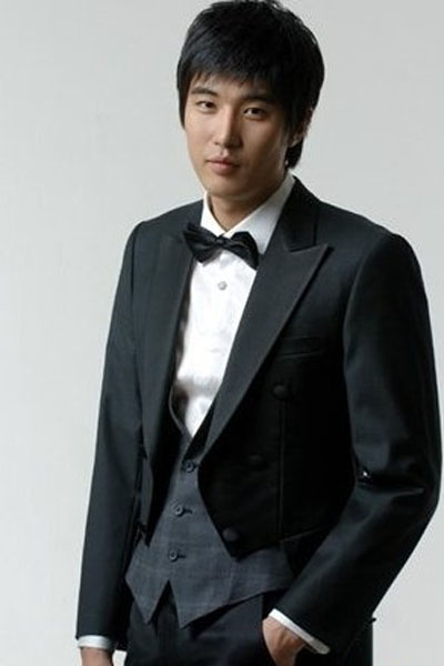 Актер Кан Кён Чжун сыгравший роль в кино Мой партнёр.