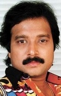 Актер Картик сыгравший роль в кино Kelviyum Naaney Badhilum Naaney.