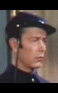 Актер Кеннер Дж. Кемп сыгравший роль в кино Мозг с планеты Ароус.