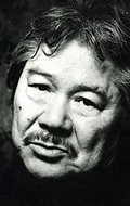 Актер Кодзи Вакамацу сыгравший роль в кино Новичок с битой.