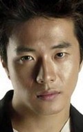 Актер Квон Сан У сыгравший роль в кино Необстрелянные.