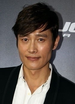 Актер Ли Бён-хон сыгравший роль в кино Горечь и сладость.