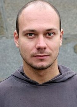 Актер Максим Браматкин сыгравший роль в кино Неуловимые: Последний герой.