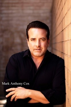 Актер Mark Anthony Cox сыгравший роль в кино Резня в бикини.