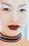 Актер Моника Ло сыгравший роль в кино Летний ветерок любви.