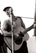 Актер Пит Сигер сыгравший роль в кино To Hear Your Banjo Play.