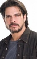 Актер Роберто Матеос сыгравший роль в кино Impulsos asesinos.