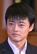 Актер Сатоси Дзинбо сыгравший роль в кино Aibo shirizu Kanshiki Yonezawa Mamoru no jikenbo.