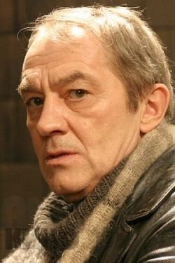 Актер Сергей Сосновский сыгравший роль в кино Три вокзала – Три сестры.