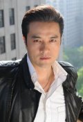 Актер Син Ка сыгравший роль в кино Ninja Bombs.
