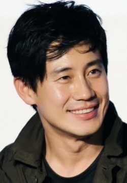Актер Щин Ха-гюн сыгравший роль в кино Эпоха невинности.
