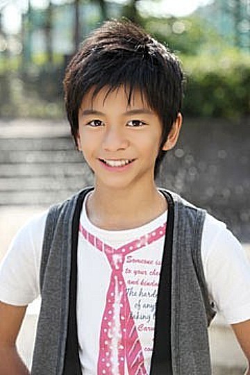 Актер Танака Такэто сыгравший роль в кино Бродяга Кэнсин.
