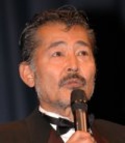 Актер Тацуя Фудзи сыгравший роль в кино Kurenai no nagareboshi.