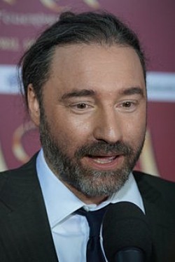 Актер Tommy Krappweis сыгравший роль в кино Berndi Broter und der Kasten der Katastrophen.