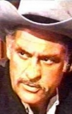 Актер Уоррен Дж. Кеммерлинг сыгравший роль в кино Navajo Run.