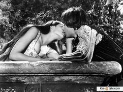 Смотреть фото Romeo and Juliet.