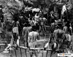 Смотреть фото Zorro's Fighting Legion.