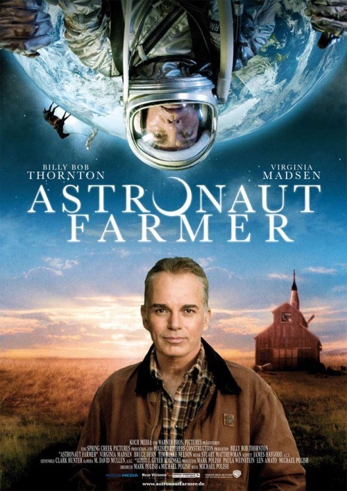 Кроме трейлера фильма Охота на роботов, есть описание Астронавт Фармер.