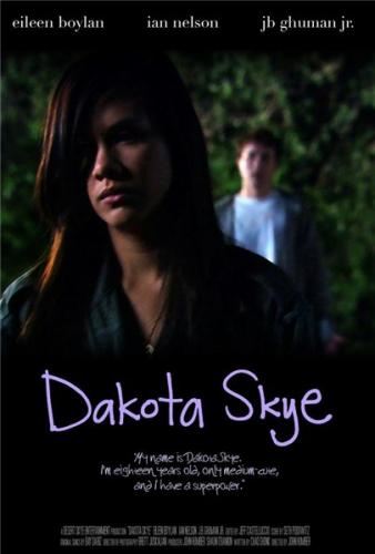 Кроме трейлера фильма The 2011 Billboard Music Awards, есть описание Дакота Скай.