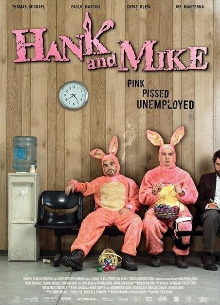 Кроме трейлера фильма Ggobangdongne saramdeul, есть описание Хэнк и Майк.